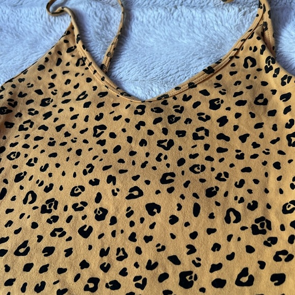 aritzia tank top - Picture 2 of 3